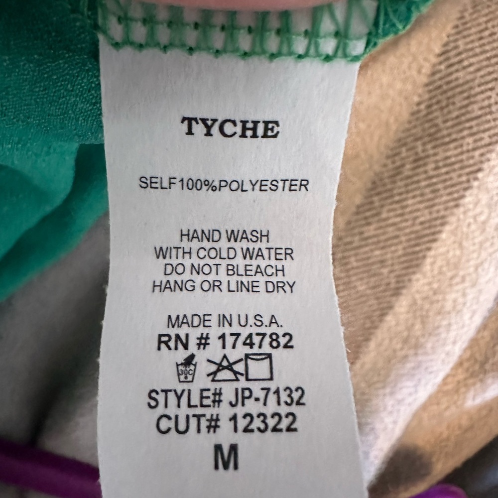 Vici green satin jumpsuit size medium nwot - Picture 7 of 8